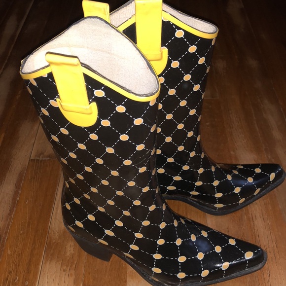 Stadium stompers - Picture 2 of 6